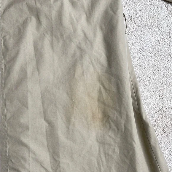 Tan Trench Coat with Lightweight Design and Mid-Thigh Length - Picture 5 of 7